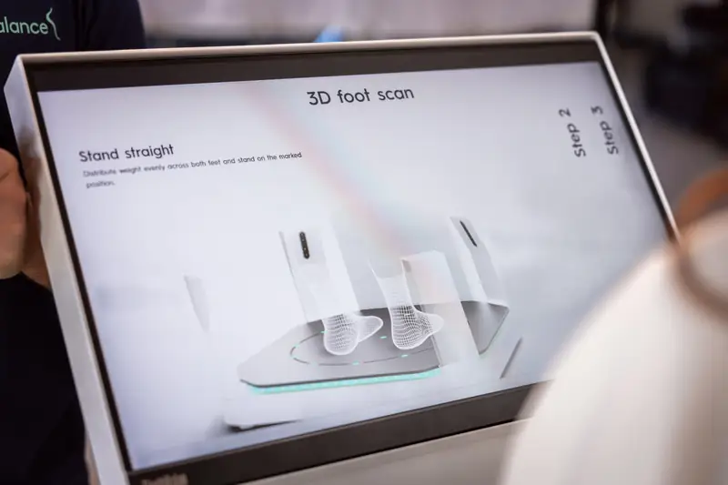 3D sken stopal FootBalance pred izdelavo ortopedskih vložkov po meri